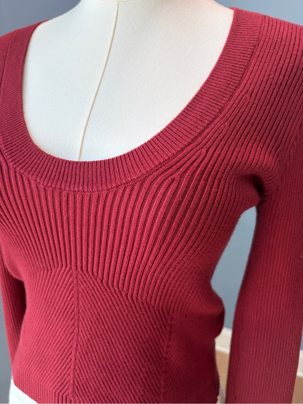 Abercrombie & Fitch Burgundy Ribbed Scoop Neck Sweater Top Small - Picture 3 of 8